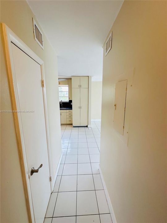 For Rent: $2,300 (1 beds, 1 baths, 625 Square Feet)