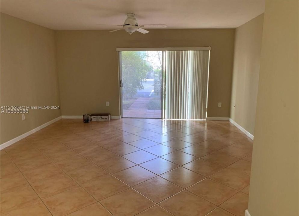 For Rent: $2,600 (2 beds, 2 baths, 1033 Square Feet)