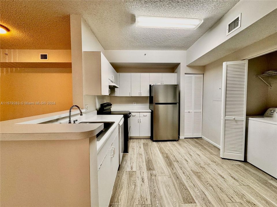 For Rent: $2,100 (2 beds, 2 baths, 1183 Square Feet)