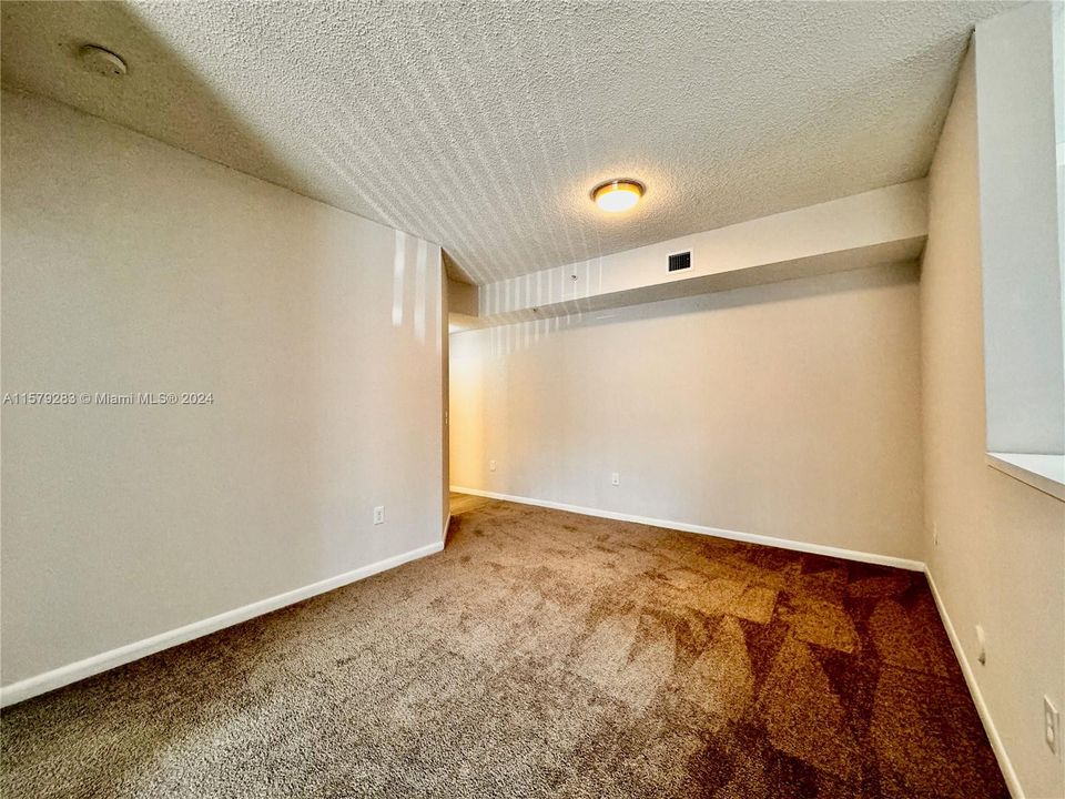 For Rent: $2,100 (2 beds, 2 baths, 1183 Square Feet)