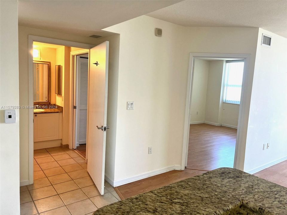 For Rent: $3,900 (2 beds, 2 baths, 1175 Square Feet)