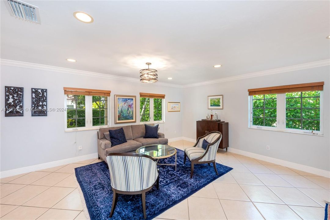 For Sale: $2,098,000 (3 beds, 2 baths, 2097 Square Feet)