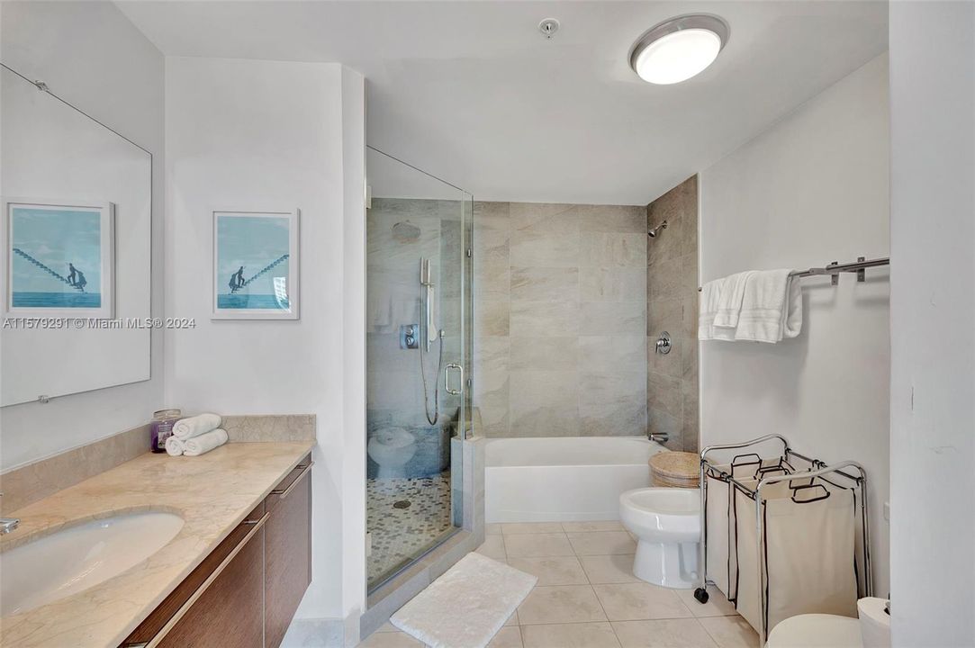 For Sale: $834,900 (2 beds, 2 baths, 1325 Square Feet)