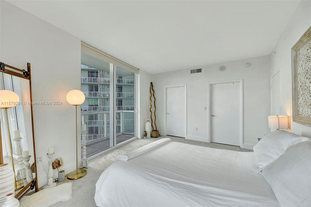 For Sale: $834,900 (2 beds, 2 baths, 1325 Square Feet)