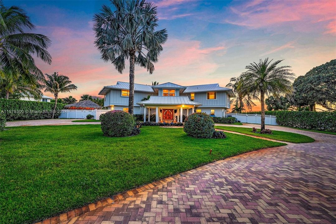 For Sale: $5,600,000 (6 beds, 7 baths, 5176 Square Feet)