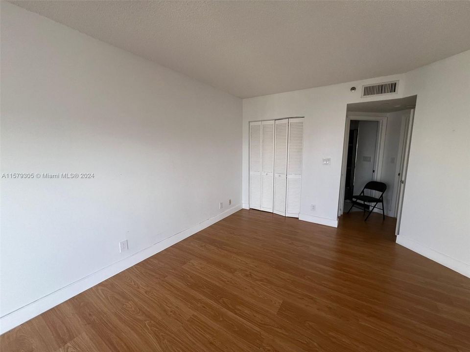 For Rent: $3,850 (2 beds, 2 baths, 1340 Square Feet)