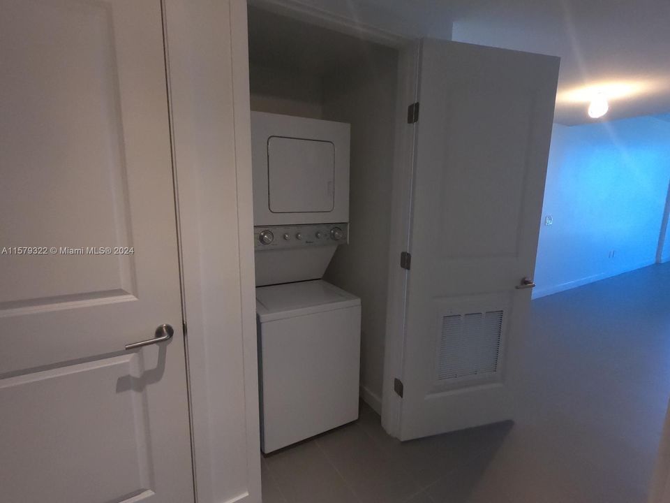 WASHER/DRYER IN THE UNIT