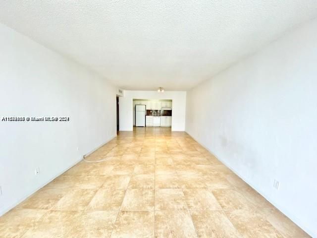 For Rent: $2,100 (2 beds, 1 baths, 1005 Square Feet)