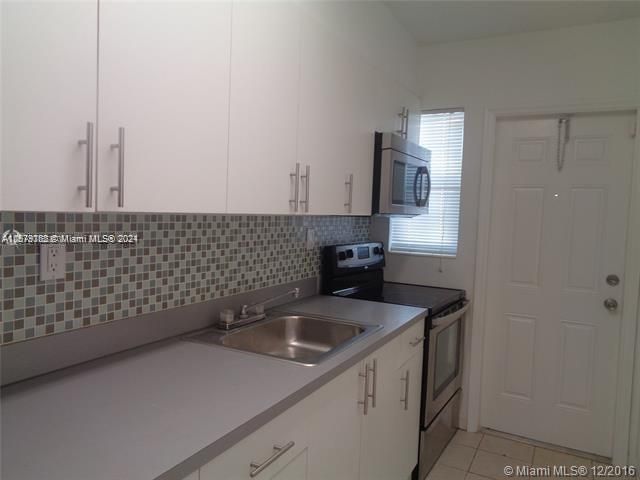 For Rent: $1,600 (1 beds, 1 baths, 653 Square Feet)