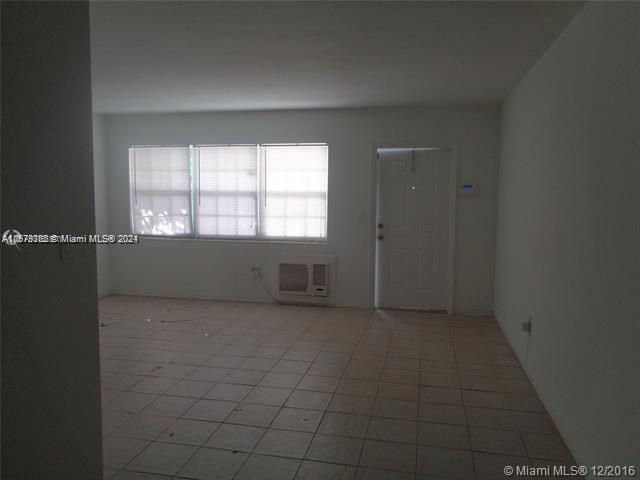 For Rent: $1,600 (1 beds, 1 baths, 653 Square Feet)