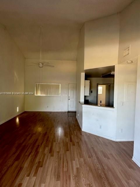 For Rent: $2,380 (2 beds, 2 baths, 1200 Square Feet)