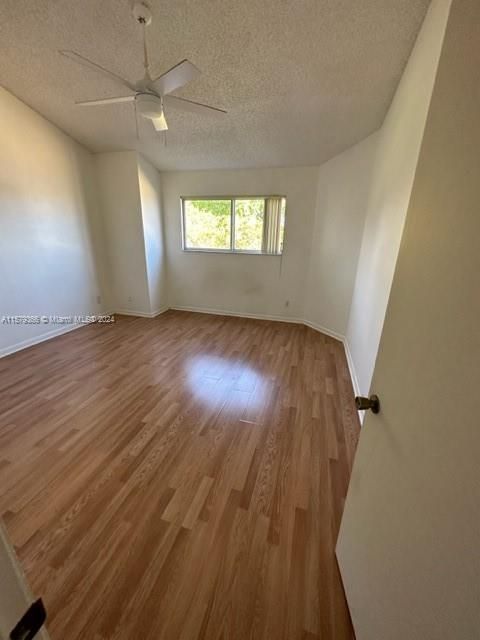 For Rent: $2,390 (2 beds, 2 baths, 1200 Square Feet)