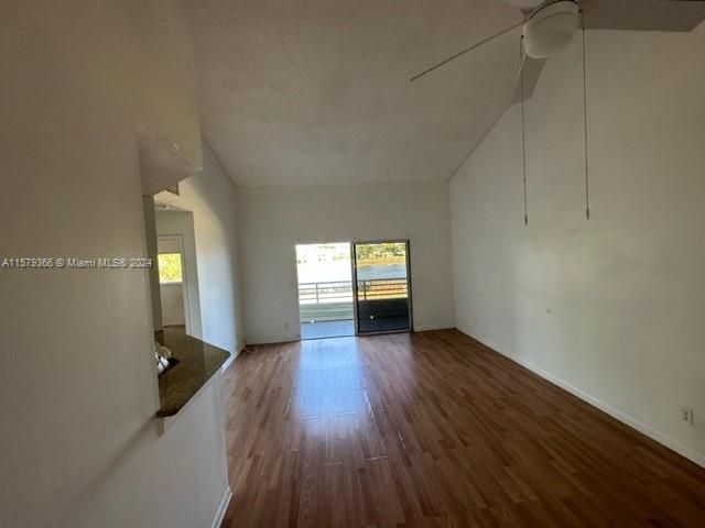 For Rent: $2,390 (2 beds, 2 baths, 1200 Square Feet)