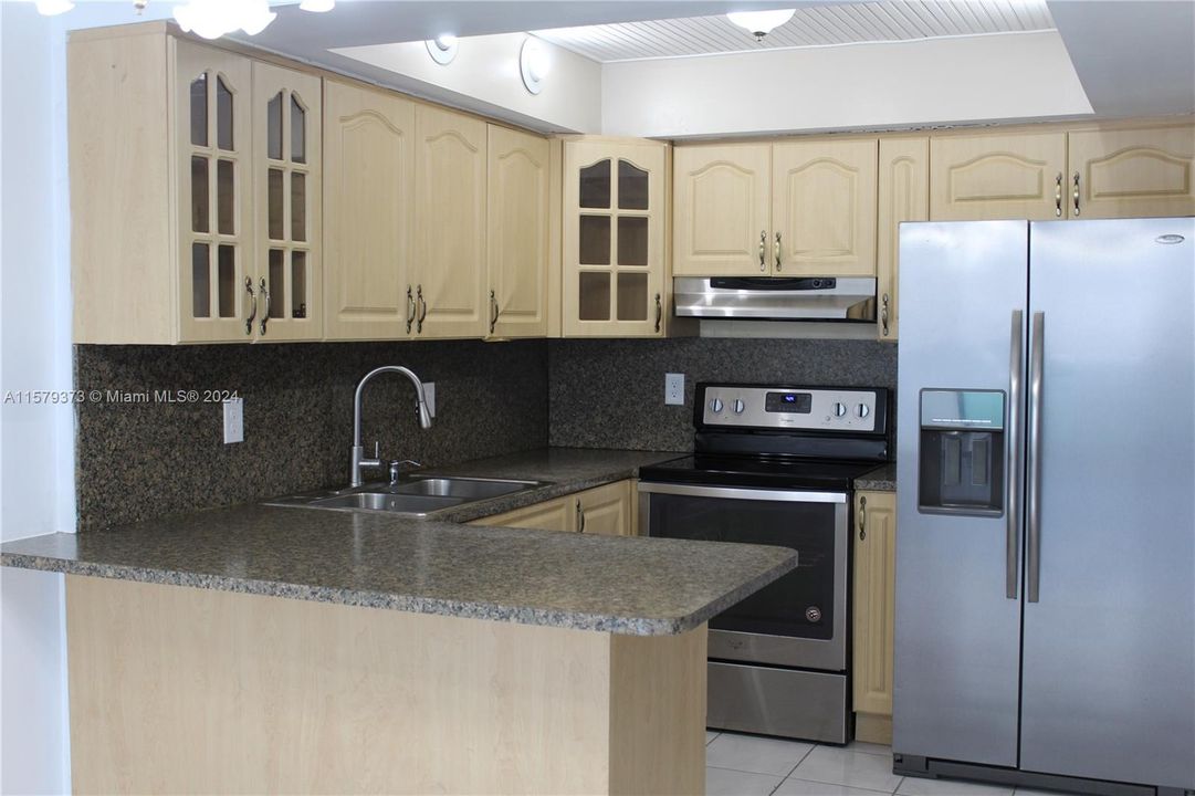 Vendido Recientemente: $208,000 (1 camas, 1 baños, 712 Pies cuadrados)