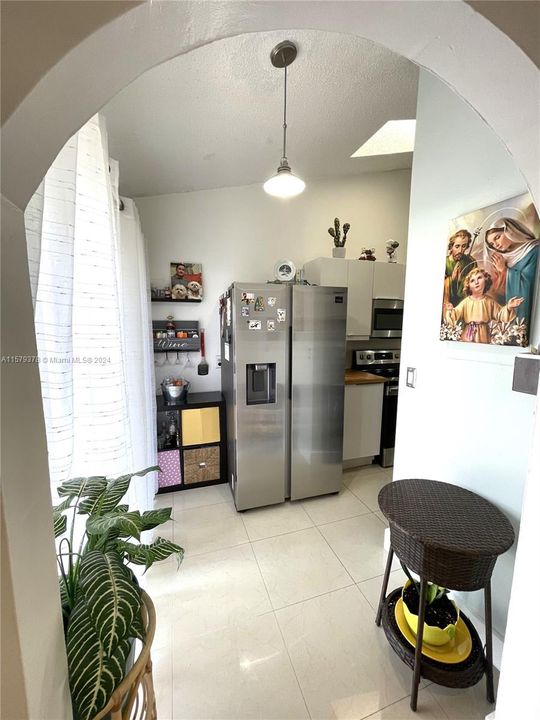 For Sale: $295,000 (2 beds, 2 baths, 1175 Square Feet)