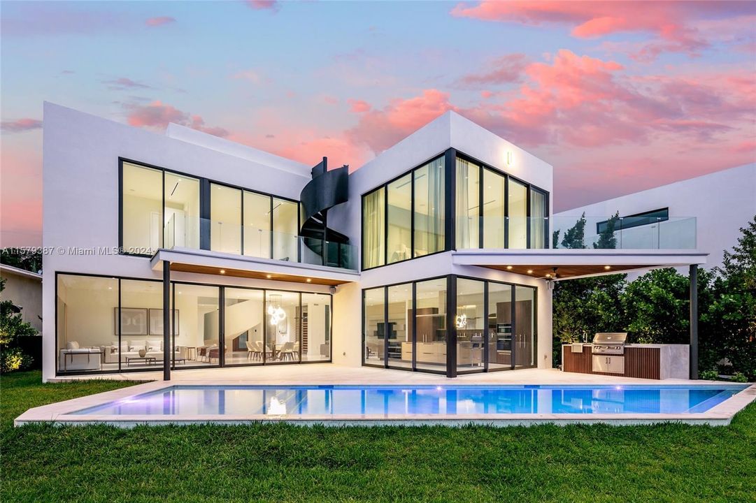 En Venta: $11,985,000 (6 camas, 6 baños, 5248 Pies cuadrados)