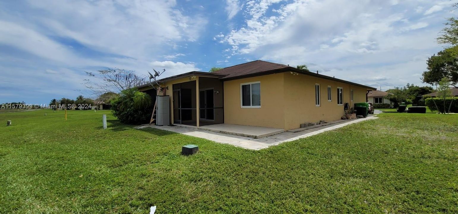 Active With Contract: $400,000 (3 beds, 2 baths, 1144 Square Feet)