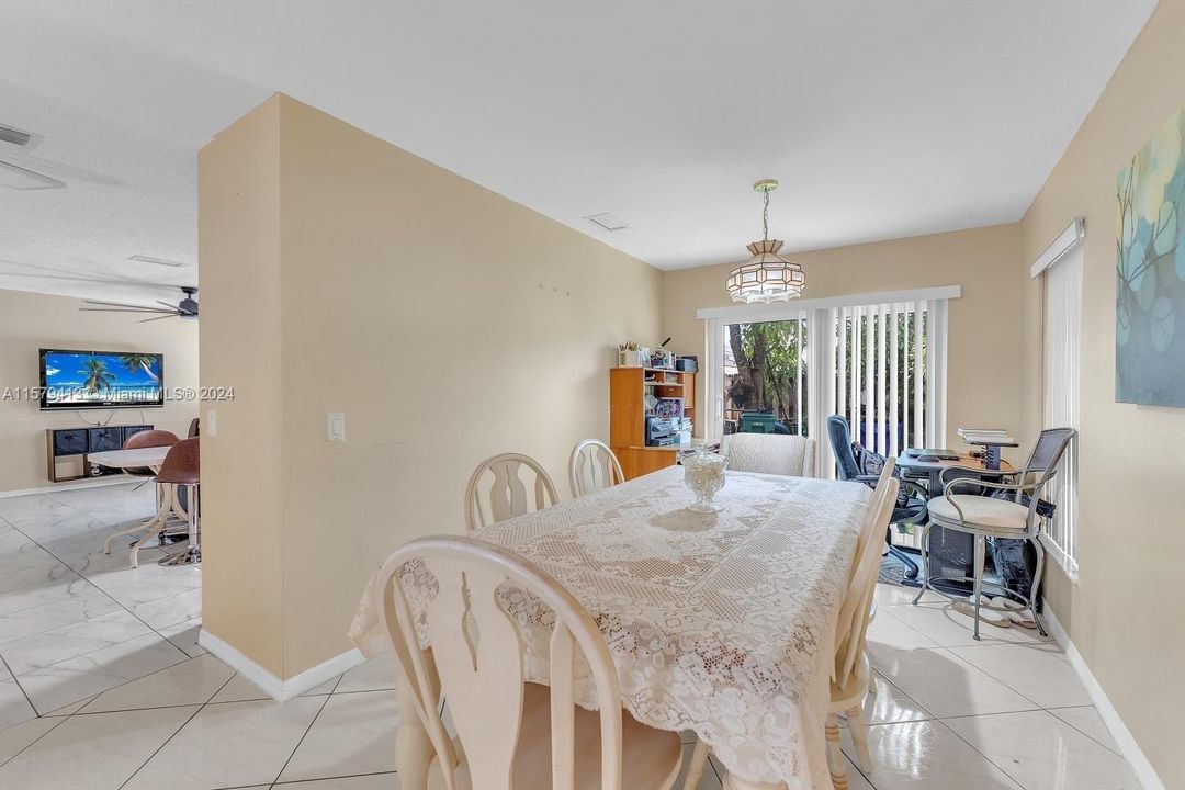 Active With Contract: $540,000 (3 beds, 2 baths, 1844 Square Feet)