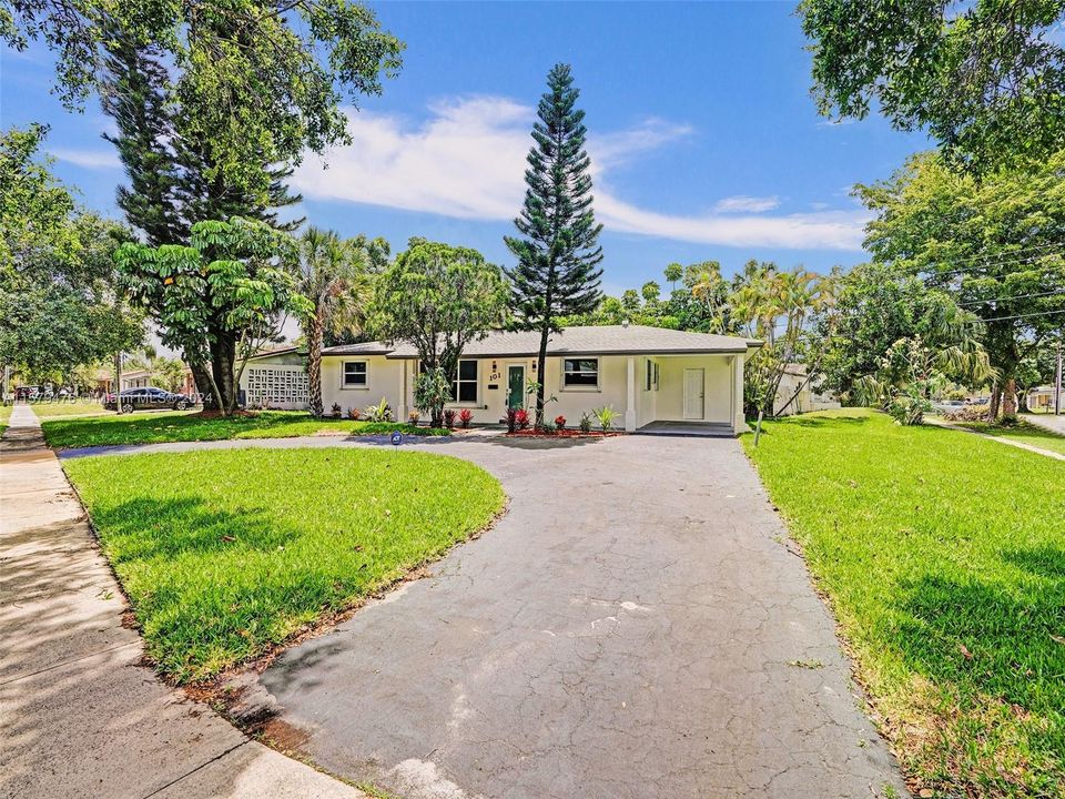 For Sale: $750,000 (4 beds, 2 baths, 1454 Square Feet)