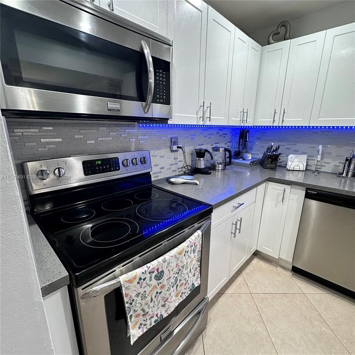 For Sale: $485,000 (2 beds, 2 baths, 1496 Square Feet)