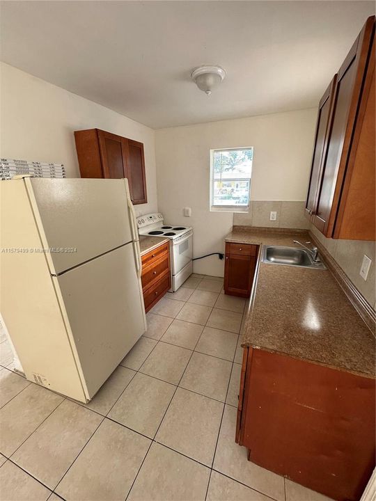 For Rent: $2,500 (3 beds, 2 baths, 1012 Square Feet)