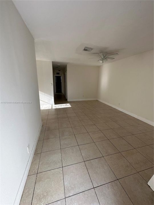For Rent: $2,500 (3 beds, 2 baths, 1012 Square Feet)