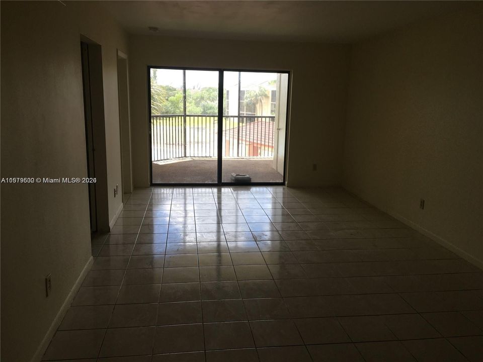 For Sale: $235,000 (2 beds, 2 baths, 820 Square Feet)