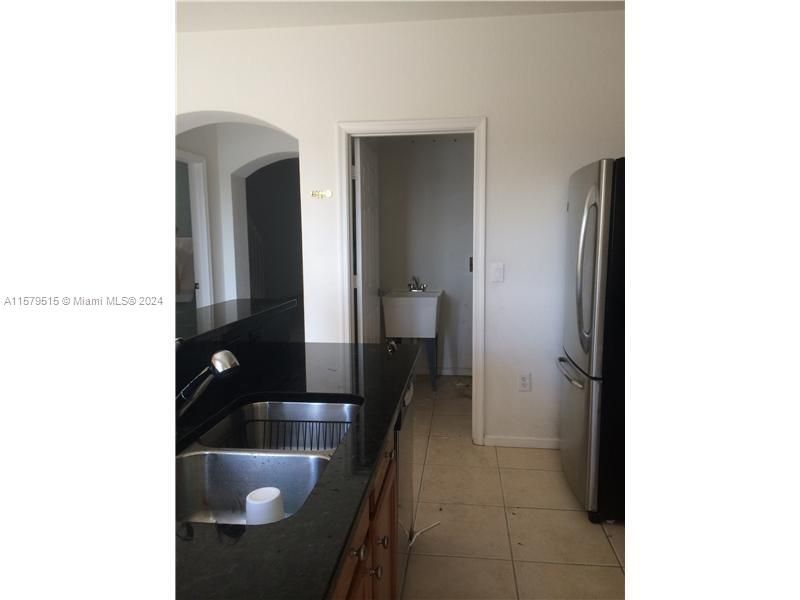 For Rent: $3,000 (3 beds, 2 baths, 1436 Square Feet)