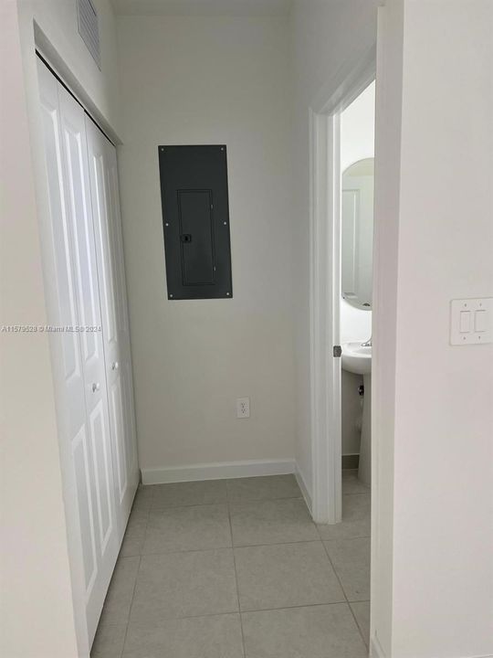 For Rent: $2,750 (3 beds, 2 baths, 1483 Square Feet)
