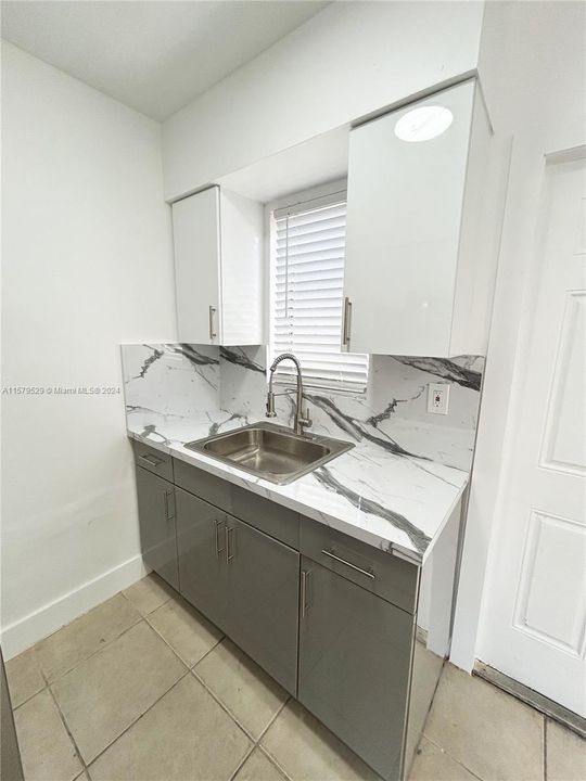 For Rent: $1,699 (1 beds, 1 baths, 490 Square Feet)