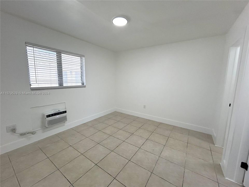 For Rent: $1,699 (1 beds, 1 baths, 490 Square Feet)