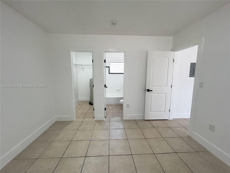 Recently Rented: $1,699 (1 beds, 1 baths, 490 Square Feet)