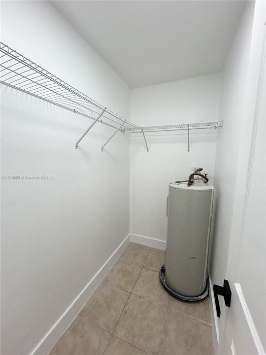 Recently Rented: $1,699 (1 beds, 1 baths, 490 Square Feet)