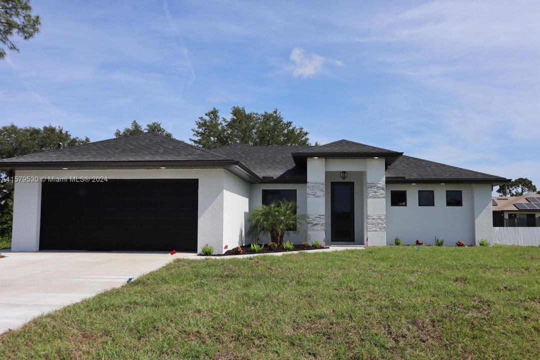 For Sale: $369,500 (3 beds, 2 baths, 1587 Square Feet)