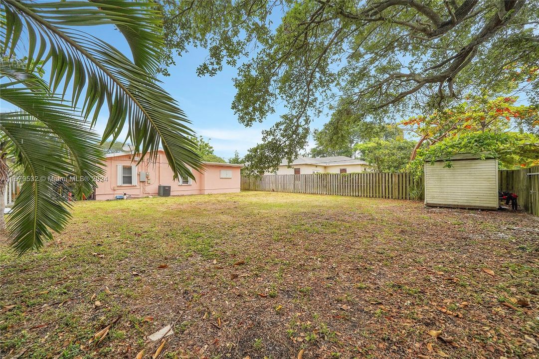 Active With Contract: $475,000 (3 beds, 2 baths, 1172 Square Feet)