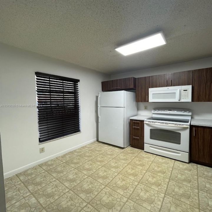 For Rent: $2,100 (2 beds, 2 baths, 850 Square Feet)