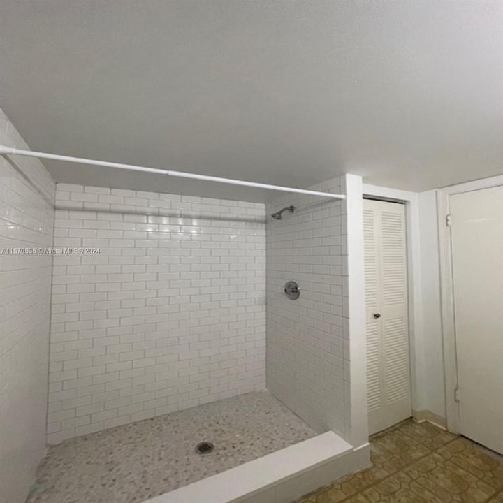 For Rent: $2,100 (2 beds, 2 baths, 850 Square Feet)