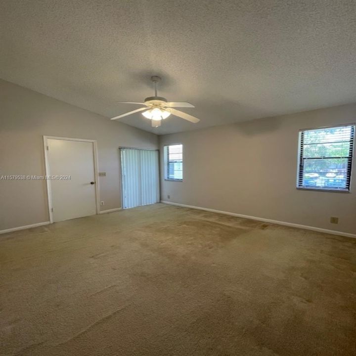 For Rent: $2,100 (2 beds, 2 baths, 850 Square Feet)