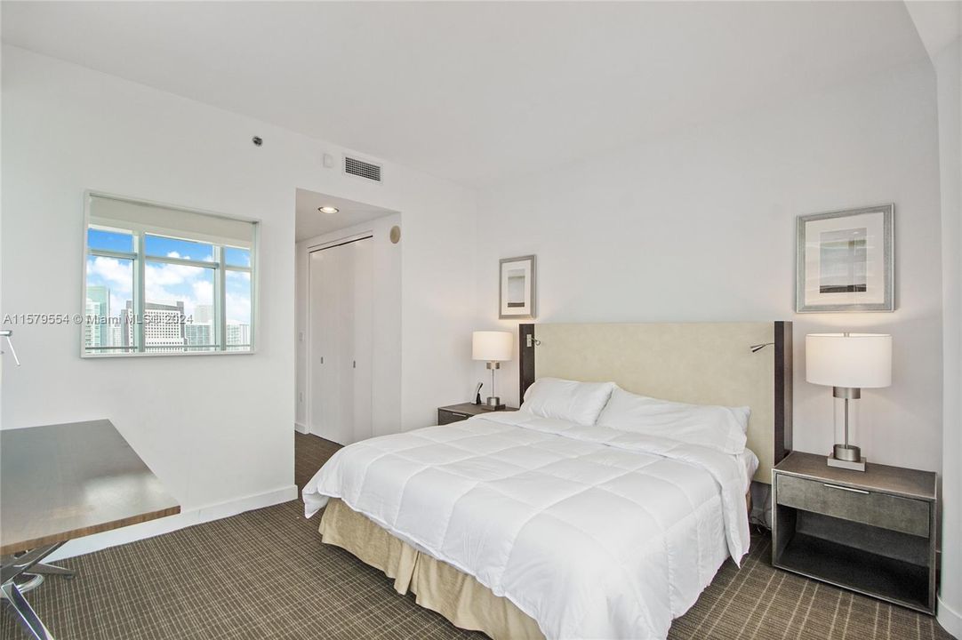 Active With Contract: $7,000 (2 beds, 2 baths, 1366 Square Feet)