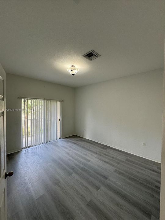 For Rent: $2,800 (3 beds, 2 baths, 1417 Square Feet)