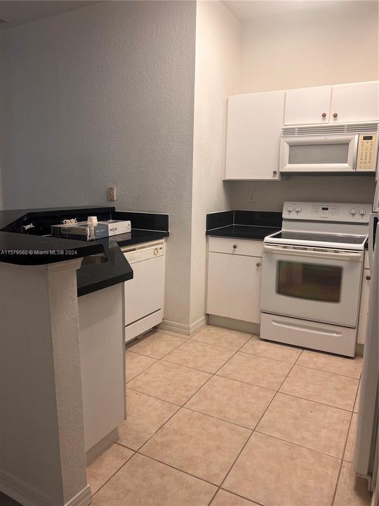 For Rent: $2,800 (3 beds, 2 baths, 1417 Square Feet)