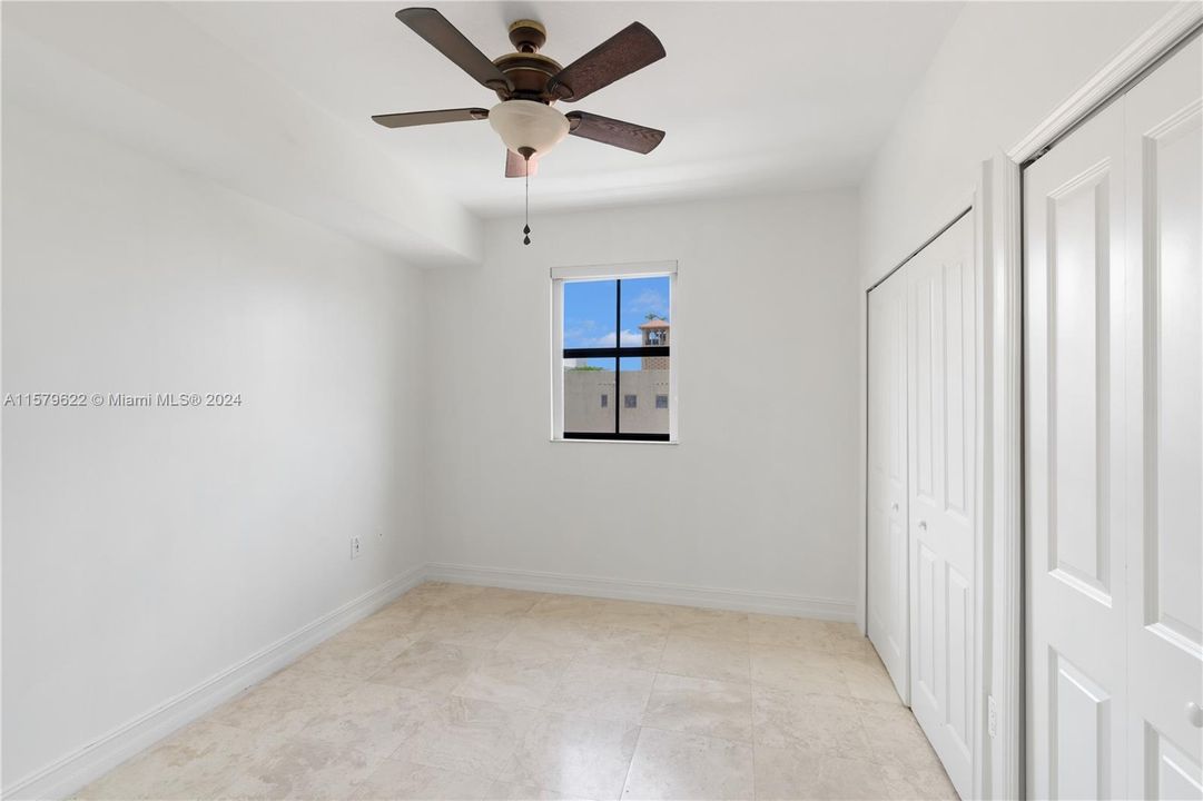 Active With Contract: $599,000 (2 beds, 2 baths, 948 Square Feet)