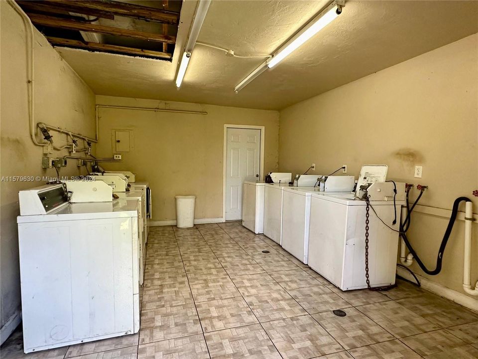 最近售出: $200,000 (2 贝兹, 2 浴室, 952 平方英尺)