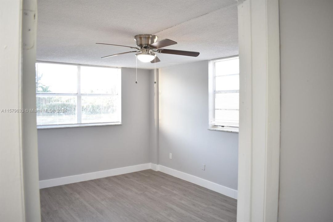 Active With Contract: $2,400 (2 beds, 2 baths, 1012 Square Feet)