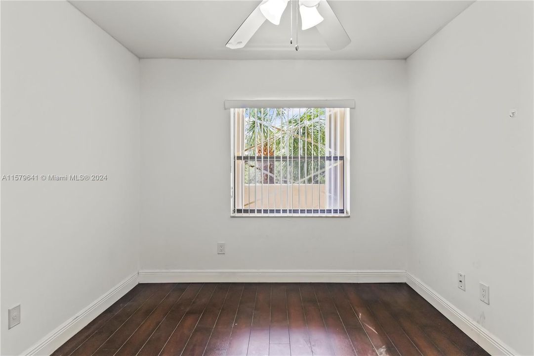 Recently Sold: $243,999 (2 beds, 2 baths, 970 Square Feet)