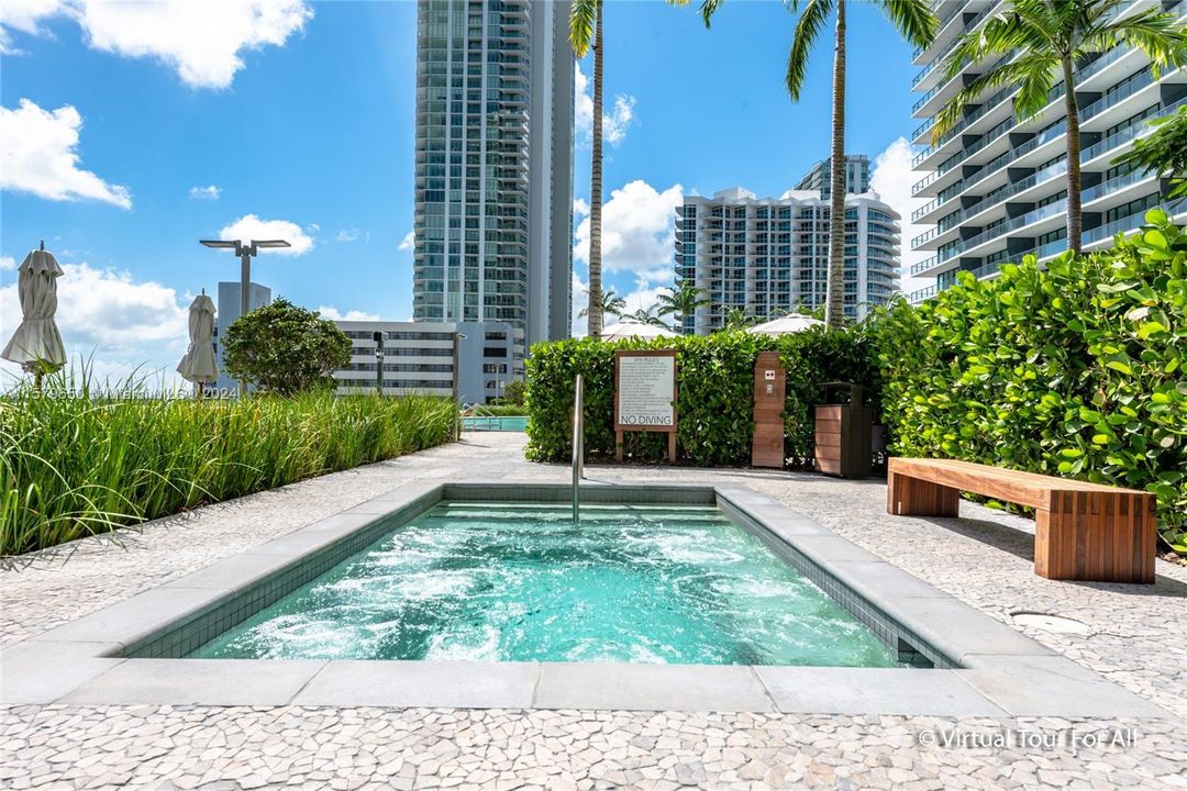 Active With Contract: $857,000 (2 beds, 2 baths, 1067 Square Feet)