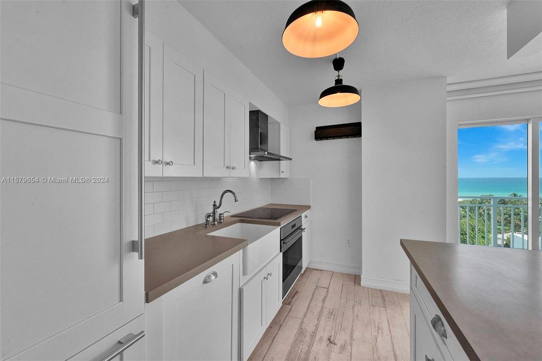 Recently Rented: $3,100 (1 beds, 1 baths, 710 Square Feet)