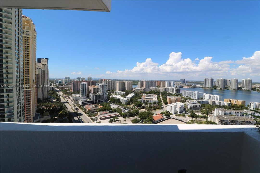 For Sale: $1,200,000 (2 beds, 2 baths, 457 Square Feet)