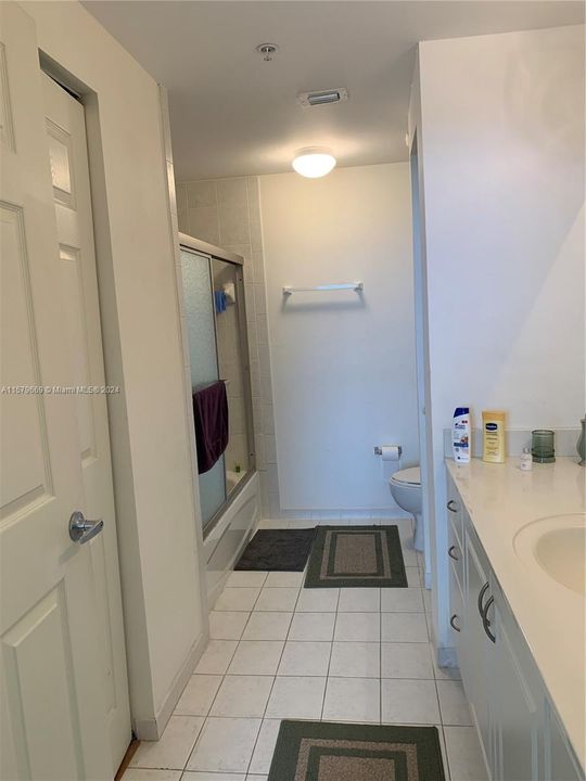For Rent: $2,300 (1 beds, 1 baths, 699 Square Feet)