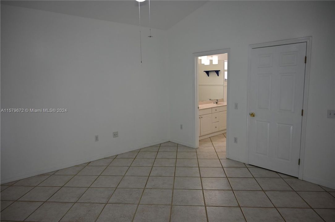 For Rent: $5,500 (4 beds, 2 baths, 1648 Square Feet)